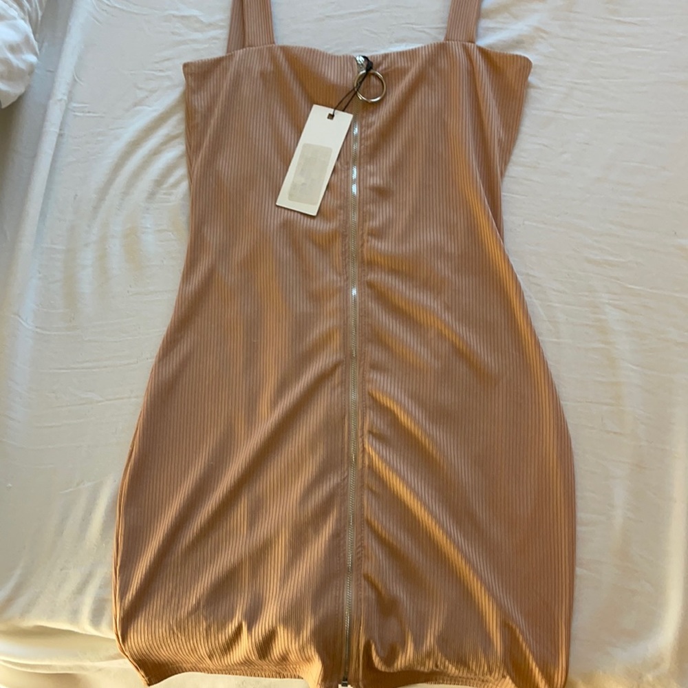 Cute mini light pink dress!